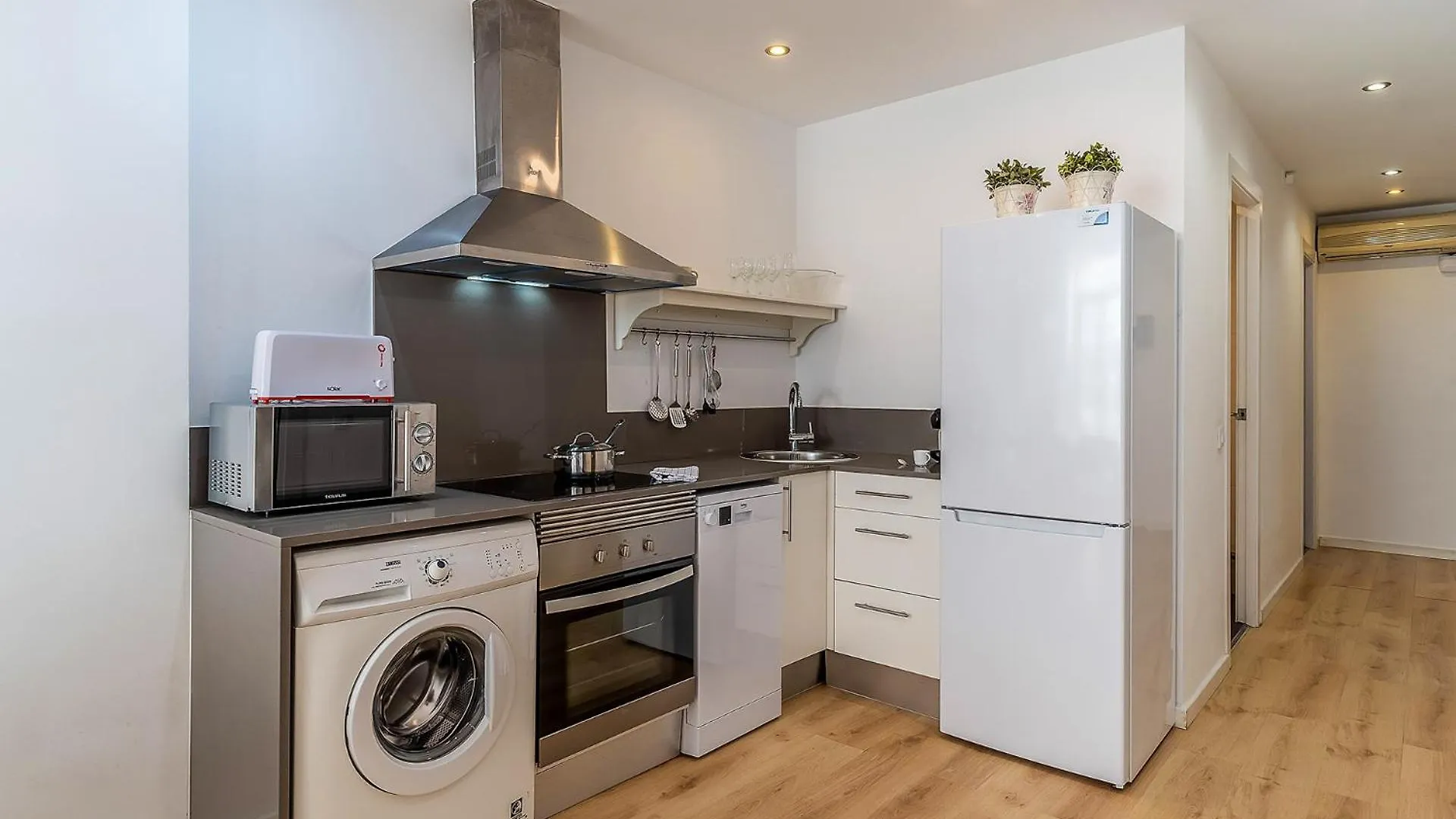 1774 - Ab Saint Joseph Apartment Barcelona Spain